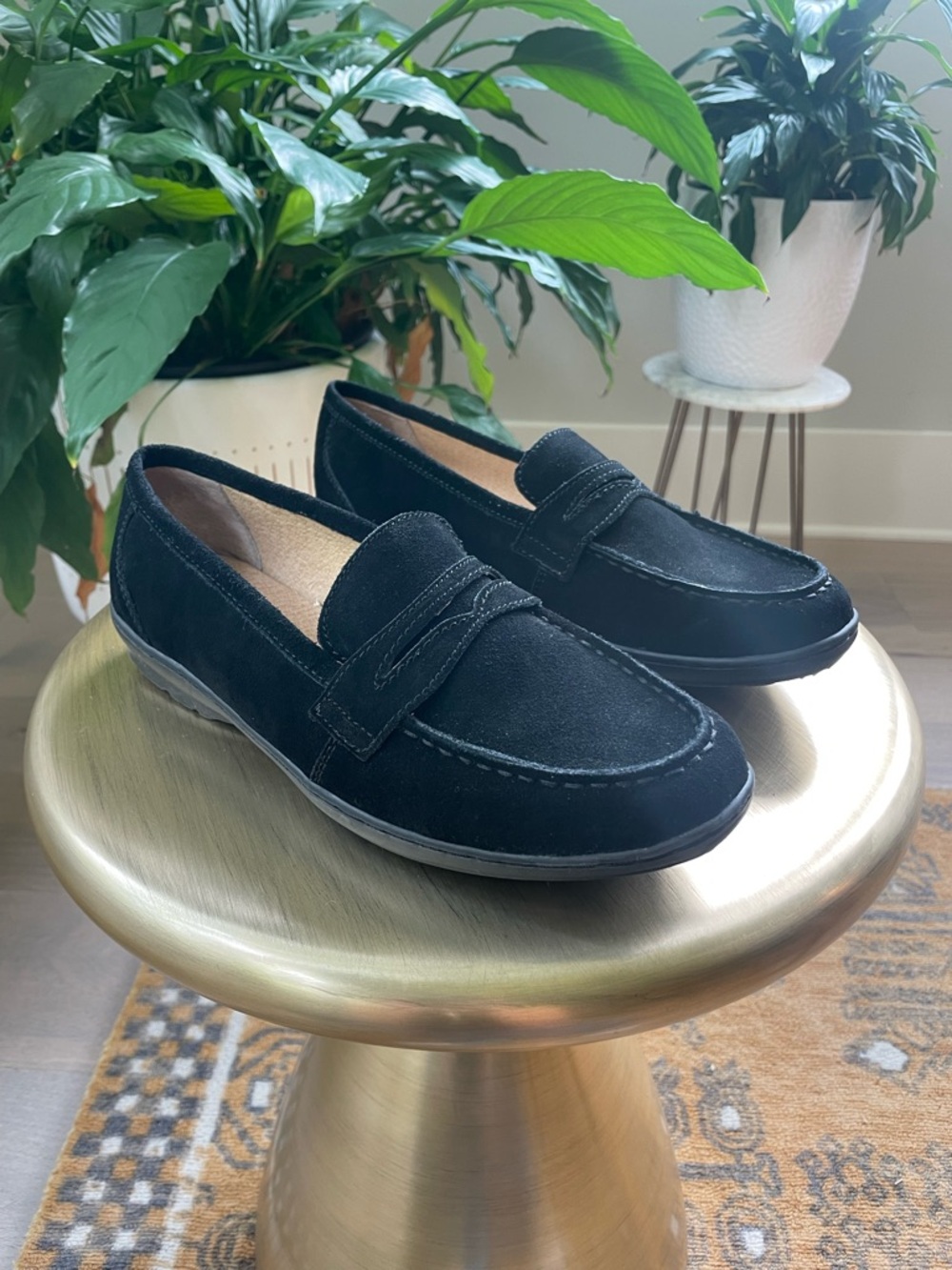 Landsโ End Womenโs Black Suede Comfort Penny Loafer - Size 9